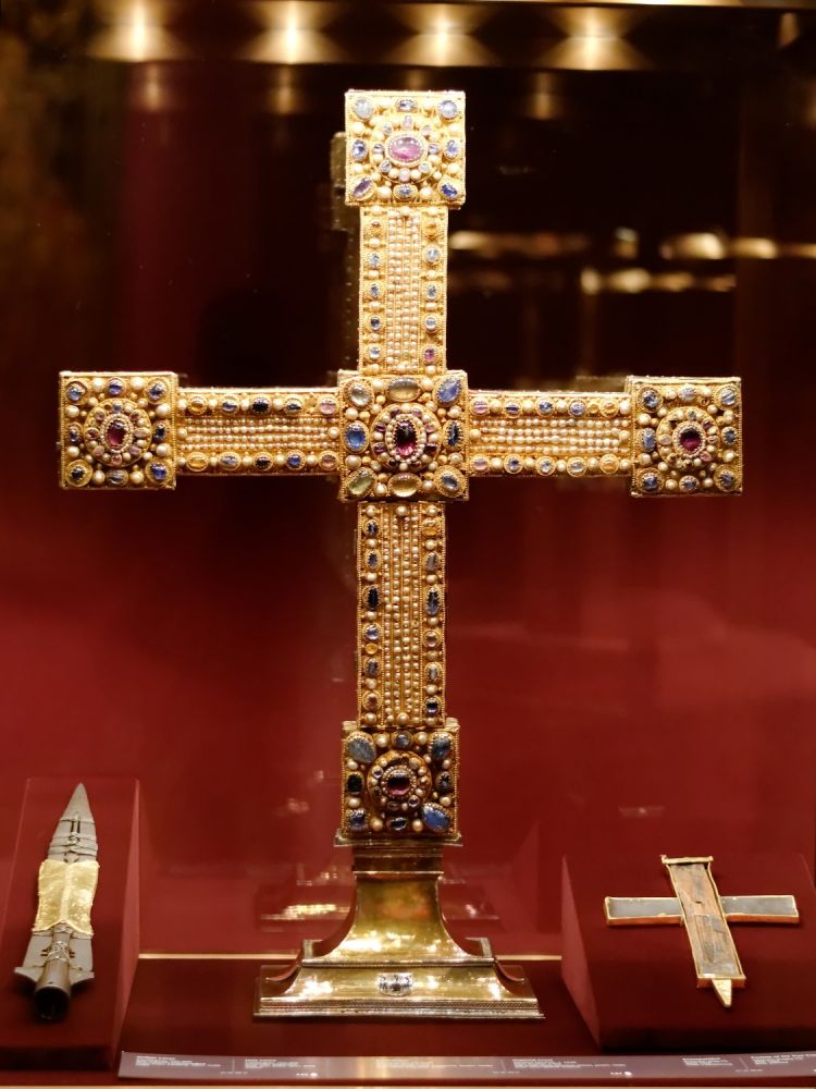 crucifix de l empire
